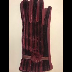 NEW touchscreen gloves for women NWT